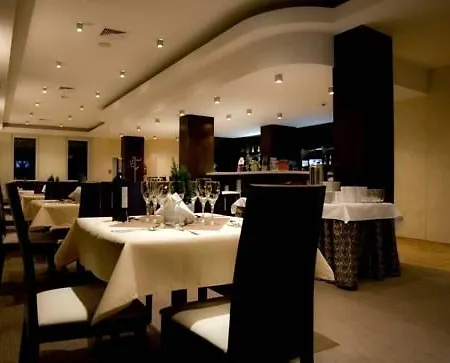 Hotel Safir 3*